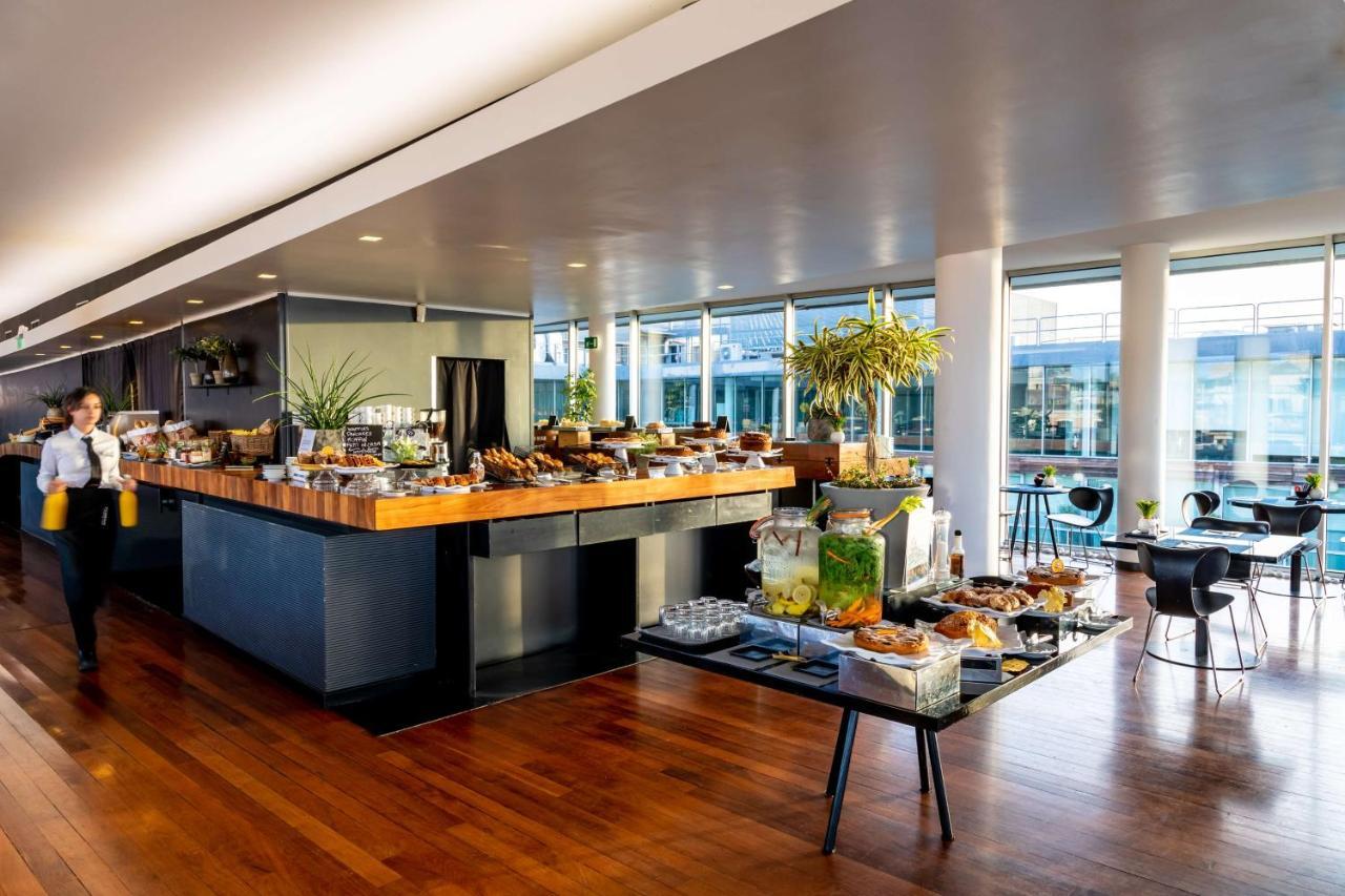Radisson Blu Es. Hotel, Roma Екстериор снимка The Club lounge at London Heathrow Airport