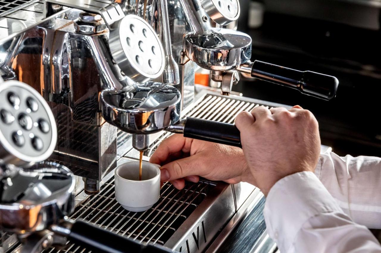 Radisson Blu Es. Hotel, Roma Екстериор снимка Espresso machine